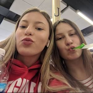 Meet your Posher, Karolina